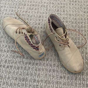 Toms lace ups